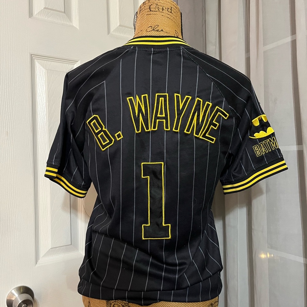 Gotham City Black and Yellow Jersey - Picture 2 of 4